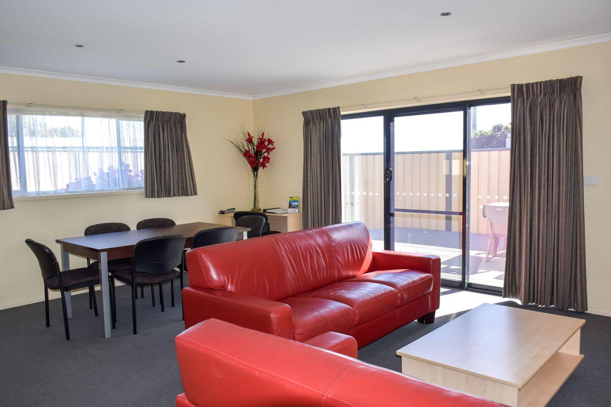 Beachway Motel Ulverstone Exterior photo