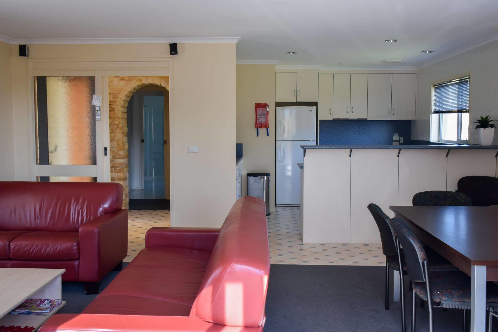 Beachway Motel Ulverstone Exterior photo